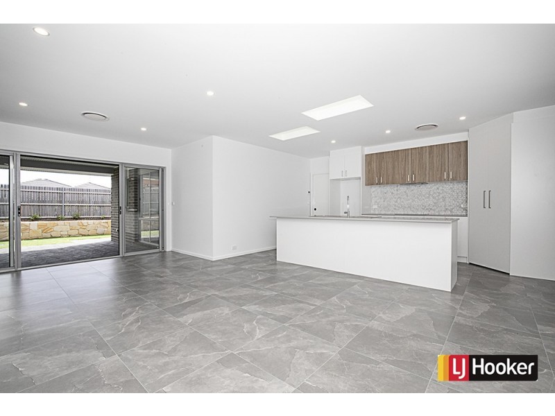 20 Leon Street, Googong NSW 2620