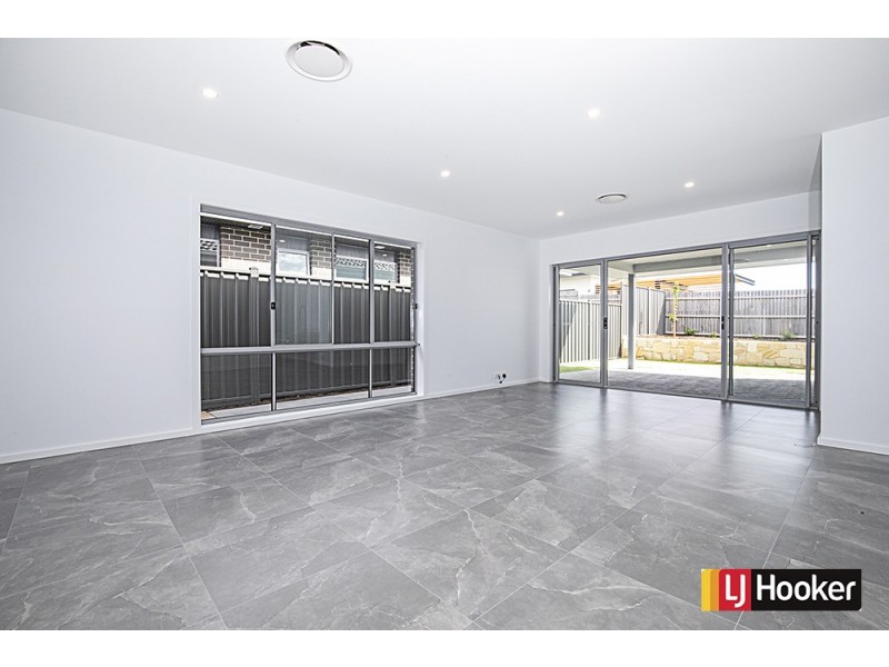 20 Leon Street, Googong NSW 2620
