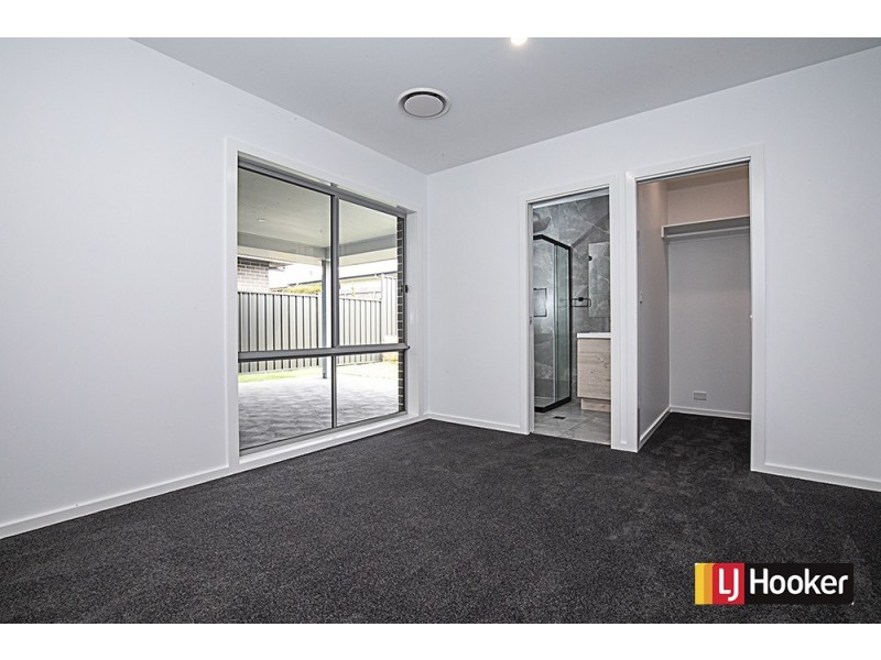 20 Leon Street, Googong NSW 2620