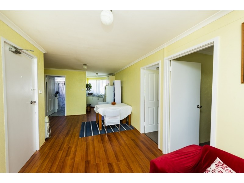 2/18 Trinculo Place, Queanbeyan NSW 2620