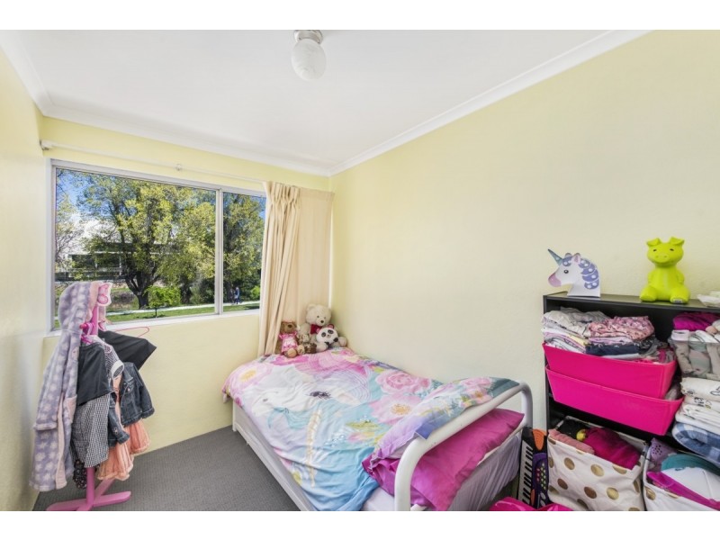 2/18 Trinculo Place, Queanbeyan NSW 2620