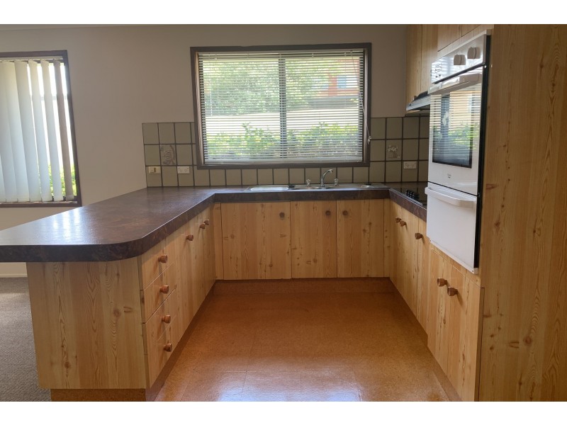 1/63 Macquoid Street, Queanbeyan NSW 2620