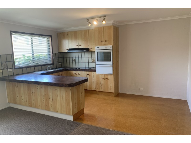 1/63 Macquoid Street, Queanbeyan NSW 2620