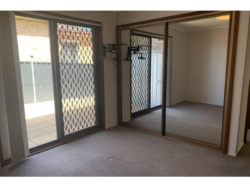 1/63 Macquoid Street, Queanbeyan NSW 2620