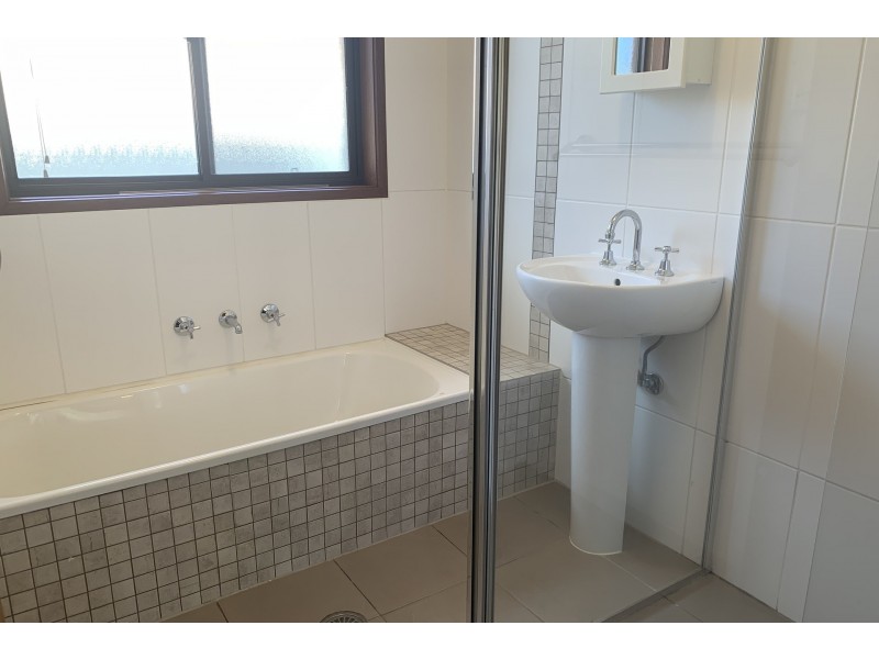 1/63 Macquoid Street, Queanbeyan NSW 2620