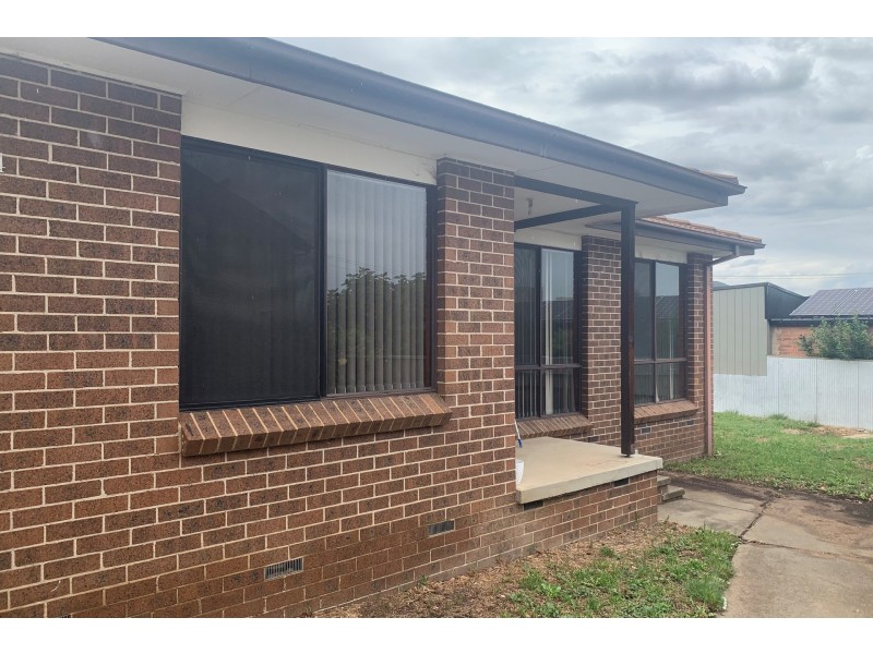 2/34 Bungendore Road, Queanbeyan NSW 2620