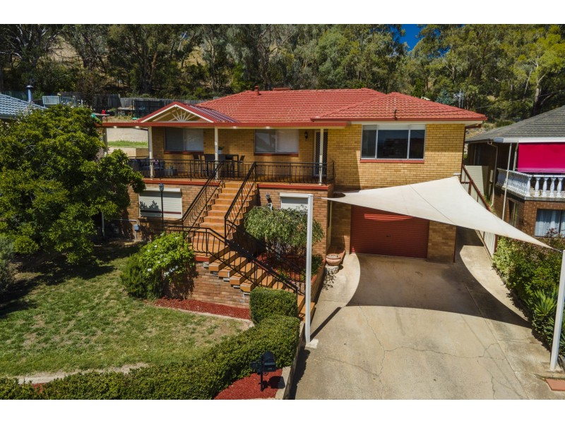 42 Elizabeth Crescent, Queanbeyan East NSW 2620