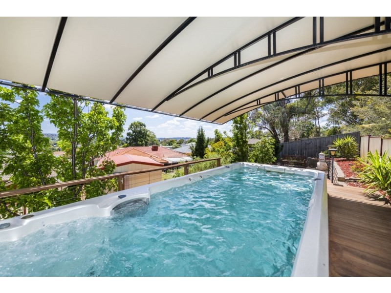 42 Elizabeth Crescent, Queanbeyan East NSW 2620