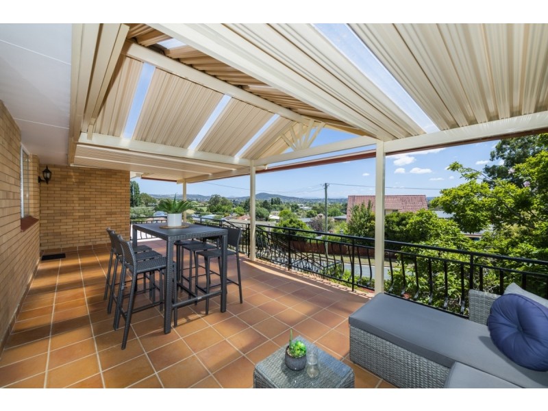 42 Elizabeth Crescent, Queanbeyan East NSW 2620