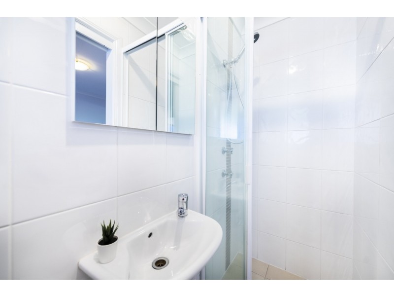 42 Elizabeth Crescent, Queanbeyan East NSW 2620