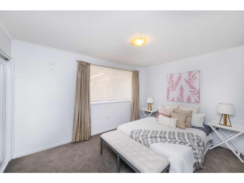 42 Elizabeth Crescent, Queanbeyan East NSW 2620