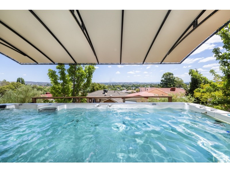 42 Elizabeth Crescent, Queanbeyan East NSW 2620