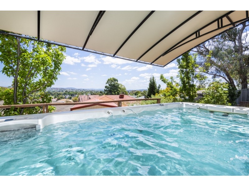 42 Elizabeth Crescent, Queanbeyan East NSW 2620