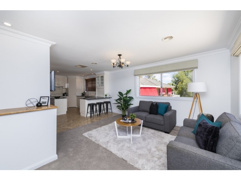 42 Elizabeth Crescent, Queanbeyan East NSW 2620