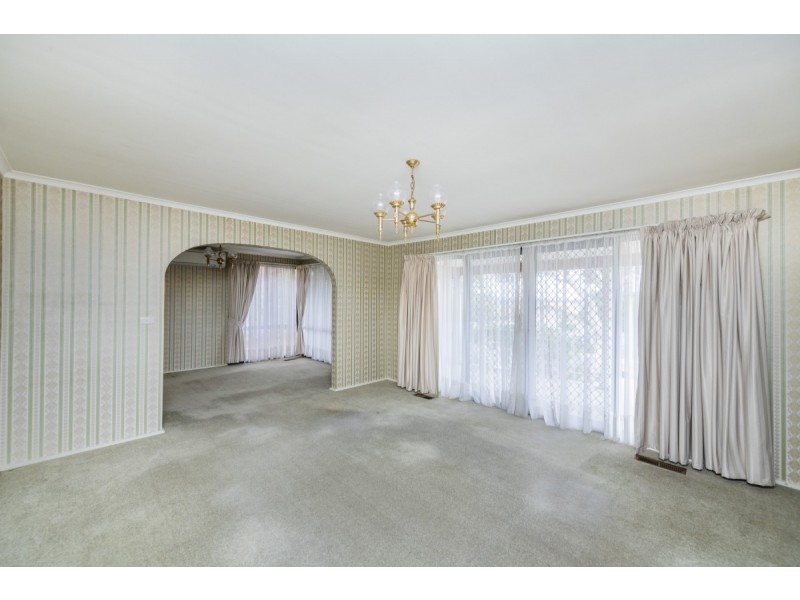 13 Stuart Street, Crestwood NSW 2620