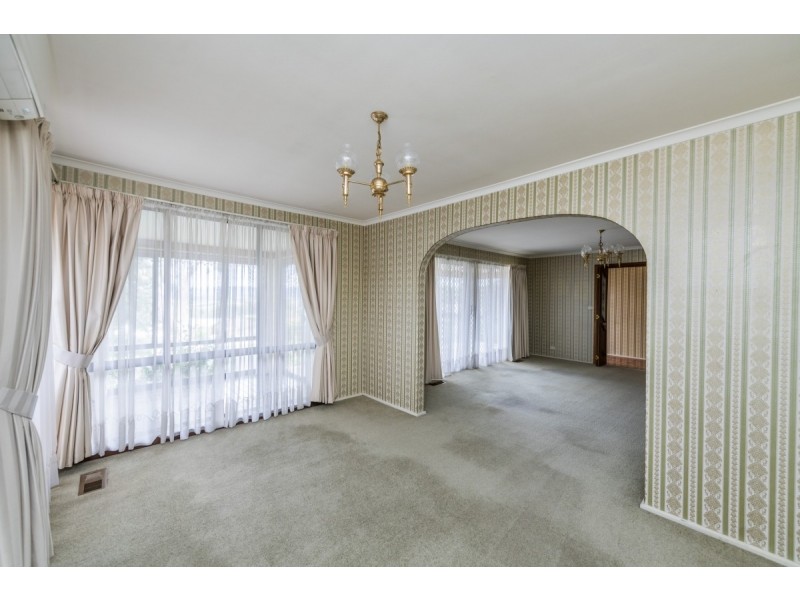 13 Stuart Street, Crestwood NSW 2620