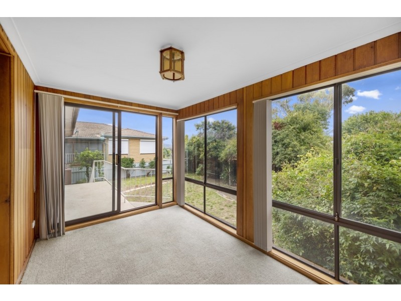 13 Stuart Street, Crestwood NSW 2620