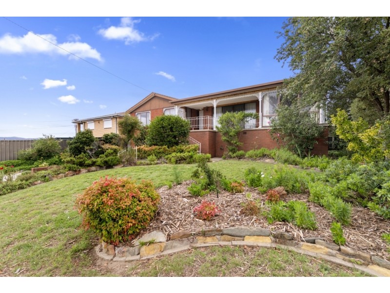 13 Stuart Street, Crestwood NSW 2620