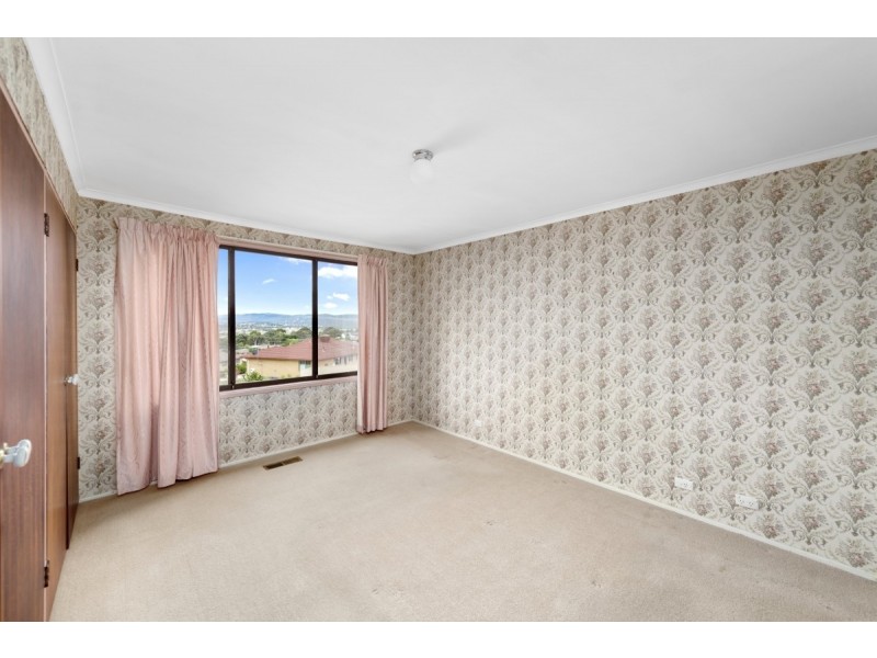 13 Stuart Street, Crestwood NSW 2620