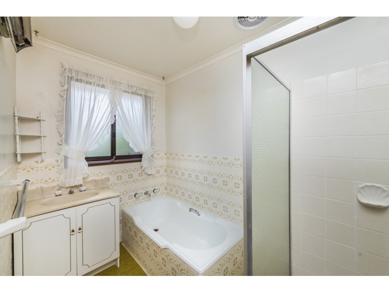 13 Stuart Street, Crestwood NSW 2620