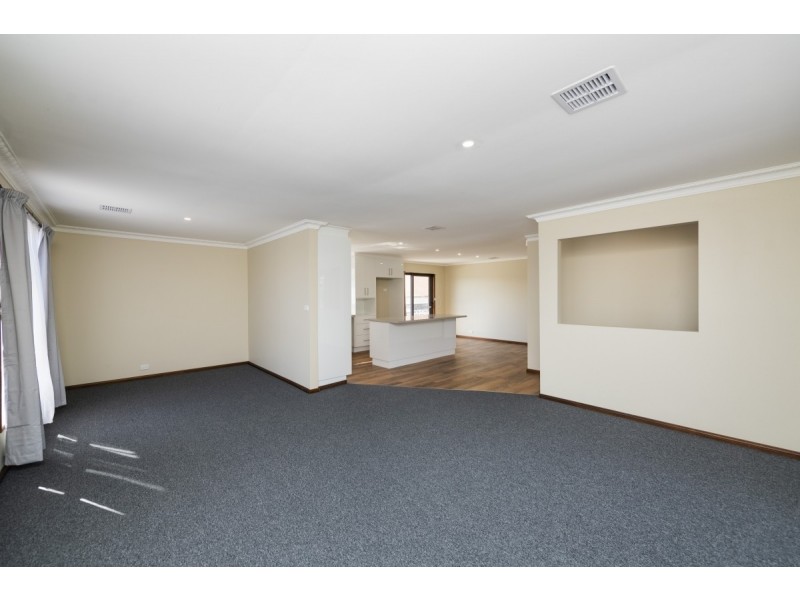 18 Hakea Street, Queanbeyan NSW 2620