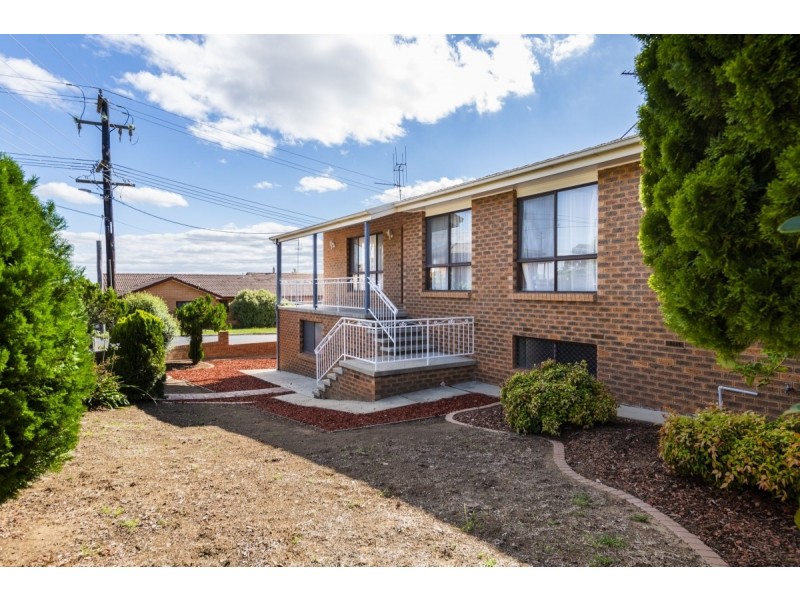 18 Hakea Street, Queanbeyan NSW 2620