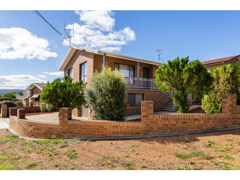 18 Hakea Street, Queanbeyan NSW 2620
