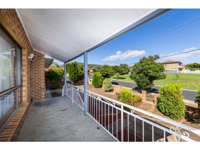18 Hakea Street, Queanbeyan NSW 2620