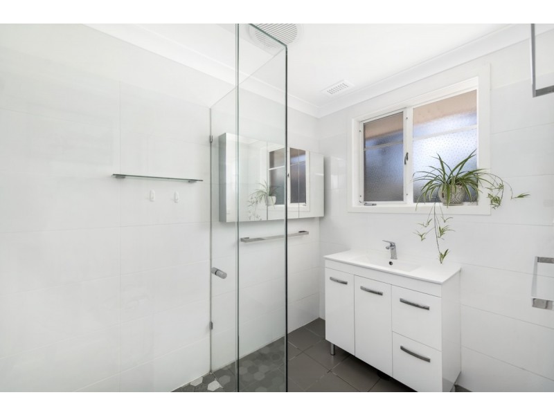 6 Davison Street, Queanbeyan NSW 2620