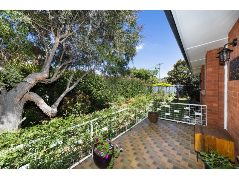 6 Davison Street, Queanbeyan NSW 2620