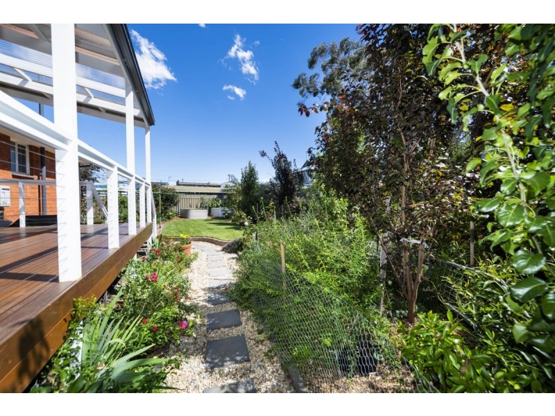 6 Davison Street, Queanbeyan NSW 2620