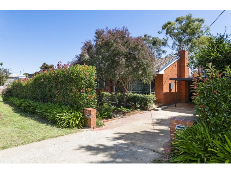 6 Davison Street, Queanbeyan NSW 2620