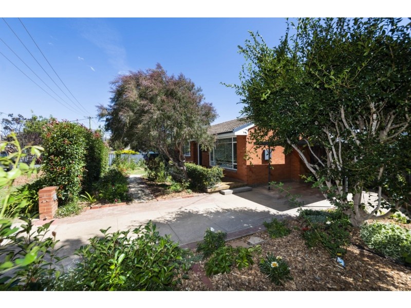 6 Davison Street, Queanbeyan NSW 2620