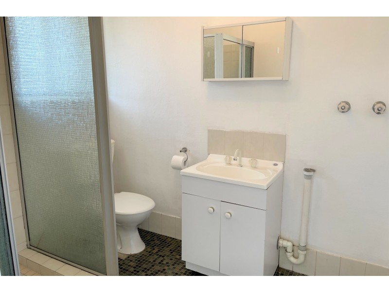 22/10 Macquoid Street, Queanbeyan NSW 2620