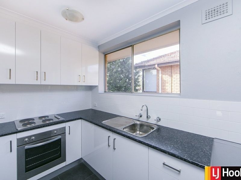2/22 Cassidy Street, Queanbeyan NSW 2620