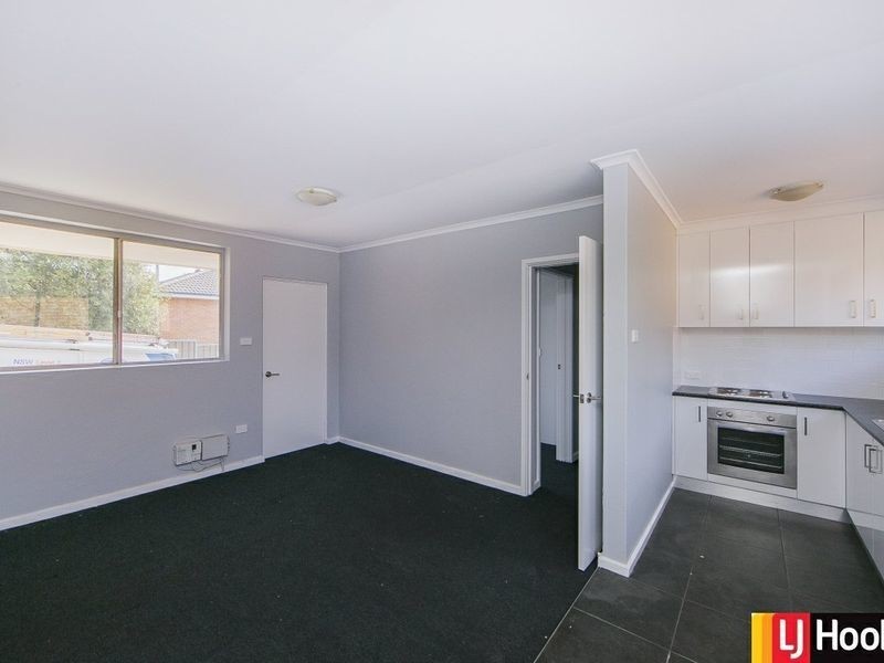 2/22 Cassidy Street, Queanbeyan NSW 2620