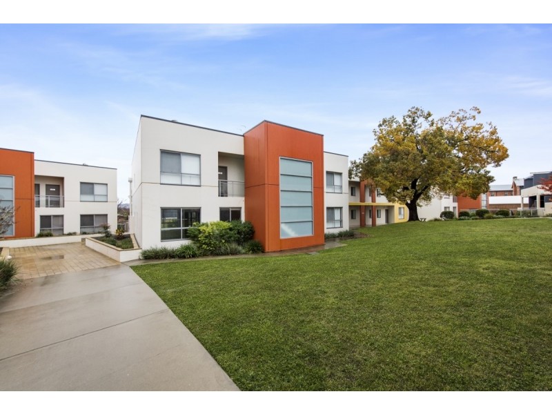 1c/17 Uriarra Road, Queanbeyan NSW 2620