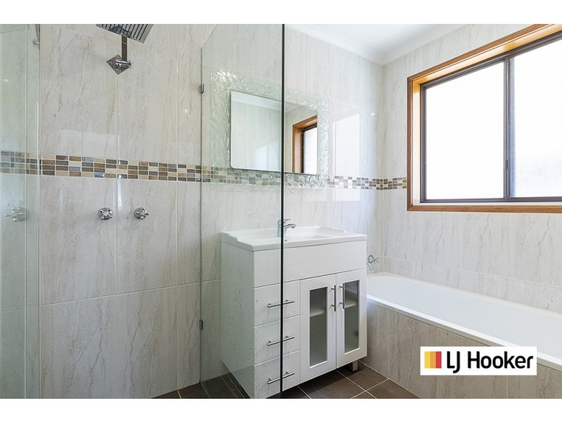 5 Elliott Street, Queanbeyan NSW 2620