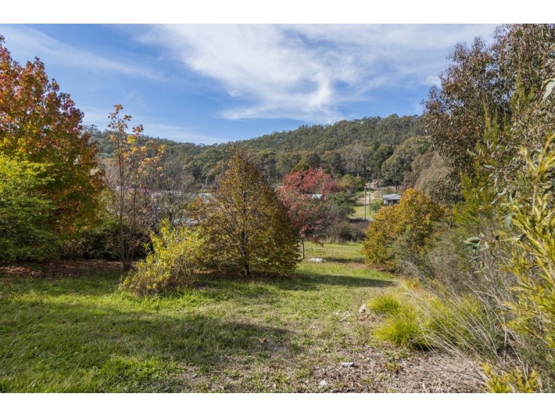 1 Beazley Street, Captains Flat NSW 2623