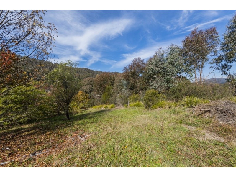 1 Beazley Street, Captains Flat NSW 2623