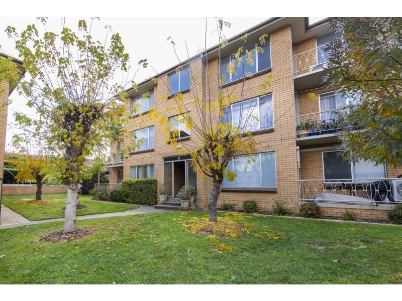 9/2 Velacia Place, Queanbeyan NSW 2620