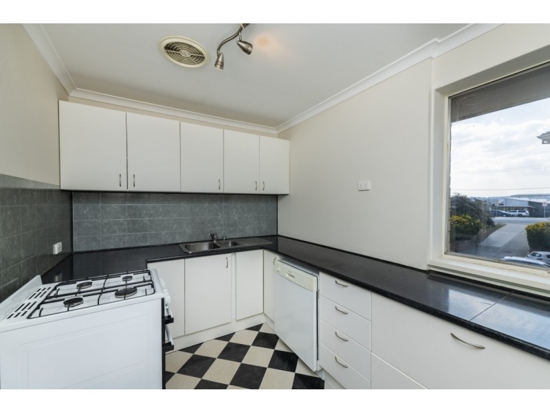 9/2 Velacia Place, Queanbeyan NSW 2620