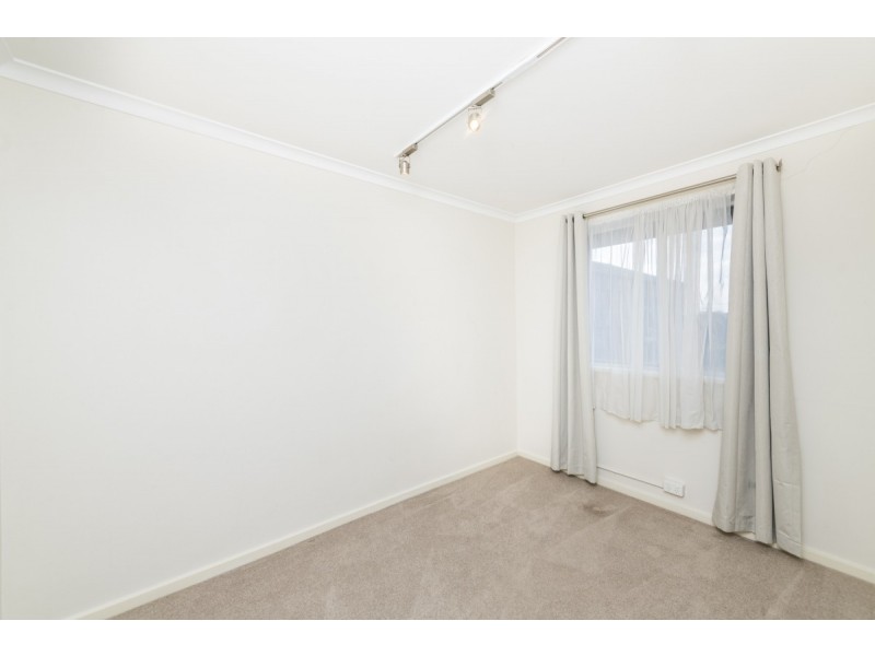9/2 Velacia Place, Queanbeyan NSW 2620