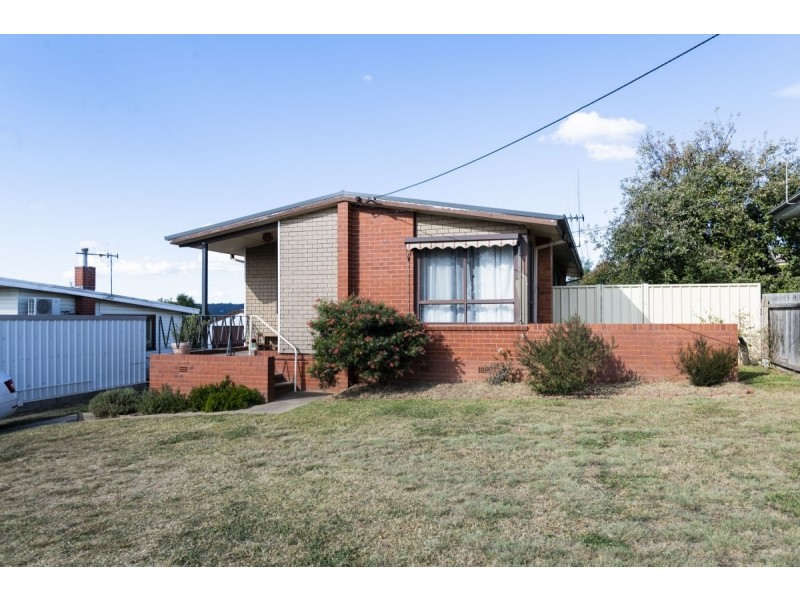70 Crest Road, Queanbeyan NSW 2620