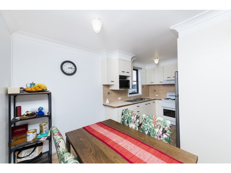 70 Crest Road, Queanbeyan NSW 2620