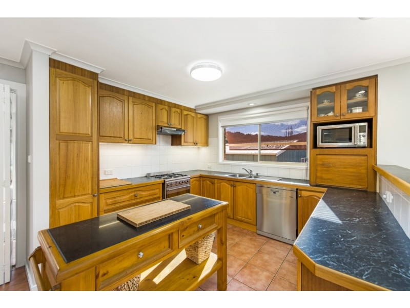 122 Barracks Flat Drive, Queanbeyan NSW 2620