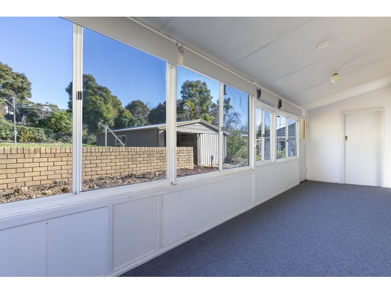 49 The Crescent, Queanbeyan NSW 2620
