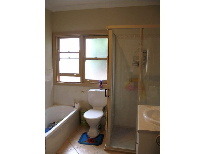 12 White Avenue, Queanbeyan NSW 2620