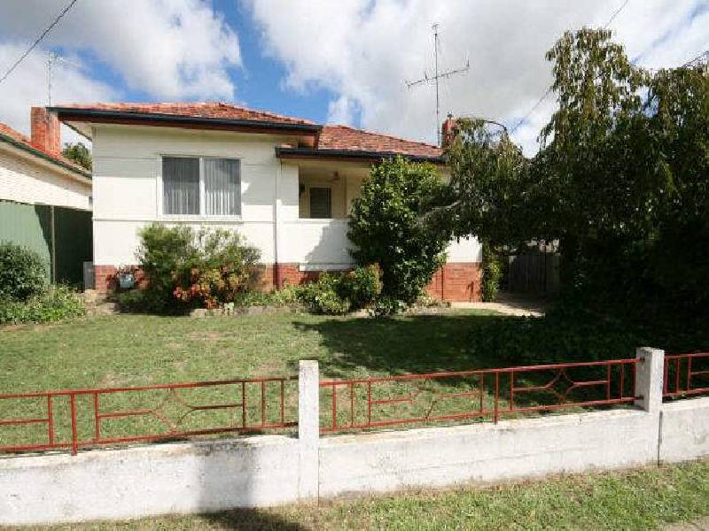 49 The Crescent, Queanbeyan NSW 2620