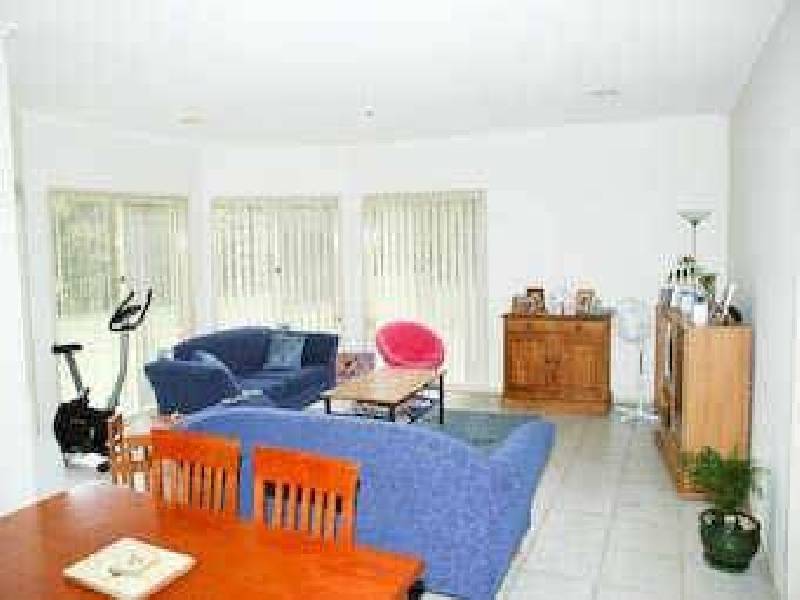 15 Taylor Place, Queanbeyan NSW 2620